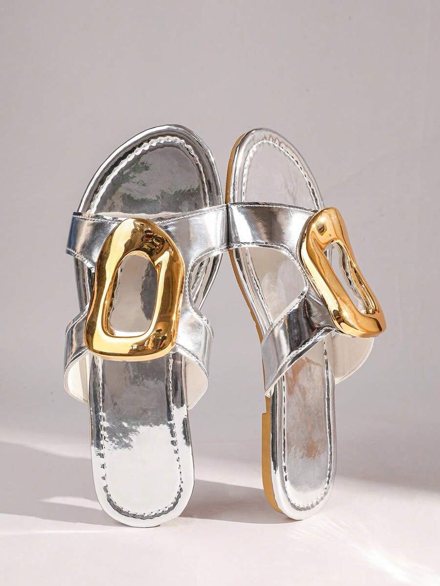 2026 Sandalias planas deslizantes para mujer, talla grande, de moda, adecuadas para todas las ocasiones, de popularidad mundial - Plateado - Ver 1