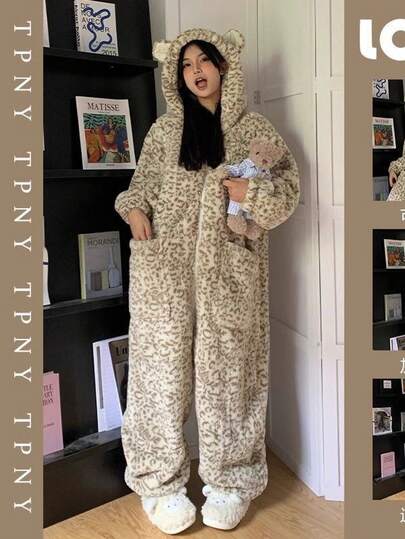 1pc Leopard Print Bathrobe, Hooded Coral Fleece Cute Style Bathrobe - Winter Warm Coral Fleece Cartoon Animal Hooded Bathrobe, Hooded Bathrobe With Large Pockets And Cuffs, Christmas Gift Long Sleeve Warm Thick Button Casual Loungewear Set, Women's Sleepwear Set, Autumn/Winter, Christmas Gift, New Year Gift