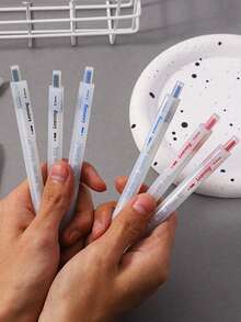Bộ 6 bút bi vặn đơn giản. Kiểu dáng bút cao cấp, thời trang, ngòi 0.5mm, mực đen, trắng, xanh dương. Thích hợp cho viết hàng ngày, công việc văn phòng, quà tặng học sinh nhân dịp tựu trường. Bút bi, bút máy, văn phòng phẩm học sinh, bút viết dự án, bút viết nhật ký. - Kiểu A - Xem 5
