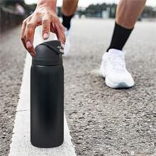 Ow-Dual-Mode 304L Stainless Steel Outdoor Sports Water Bottle - Features A Built-In Straw And Double-Wall Vacuum Insulation, Ideal For Cycling And Outdoor Activities. Designed For One-Handed Operation With A Push-To-Open Lid, This 32 Oz (945 Ml) Bottle Is Perfect For Keeping Water Ice-Cold During Camping Trips. It Is 100% Leak-Proof And Highly Portable, Featuring A Convenient Carrying Loop. Keeps Beverages Cold For 8–12 Hours. Boasting An Exquisite Design And Superior Craftsmanship, It Is Suitable For Travel, School, Camping, Rock Climbing, And Gym Use. (Drinkware / Water Bottles / Insulated Flasks)-Cycling Water Bottle - Car-Mounted Ice Cooler Cup - Baseball/Football/Basketball/Rugby/Fitness/Skiing/Yoga/Tourism/Yourth Camping Accessory-Vacuum Flasks-Reusable Cup-Everyday Tumbler-Perfect Birthday Gift-Father Day Tumbler - Rất, rất tối - Xem 2