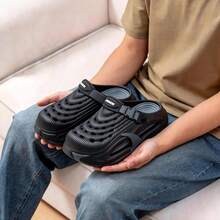 男士时尚透气厚底耐穿轻便镂空休闲凉鞋，适合室内外穿着（建议选购大一码） - 黑色 - 查看 1