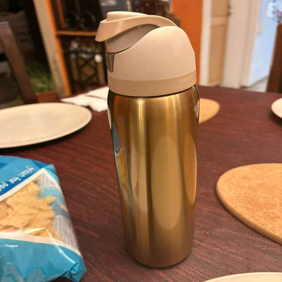 Ow(Available In Multiple Colors) 304L Stainless Steel Outdoor Sports Water Bottle With Straw – Travel Cup – 32oz/945ml – 100% Leak-Proof, Portable – Double-Wall Vacuum Insulation (Keeps Cold 8–12 Hours)–Drinkware / Water Bottles / Insulated Flasks - 金屬金 - 查看 1