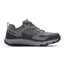 Skechers أحذية رياضية خارجية كاجوال ذات رباط للرجال من سكيتشرز دي لوكس برو، لون رمادي، رقم الموديل 237755-GRY - رمادي - مشاهدة 2
