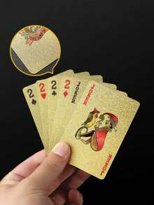 一盒金箔PVC黑色格子扑克牌，加厚防水，经久耐用，创意十足，适合休闲娱乐、送礼、周年纪念、生日、节日等场合，营造热闹欢乐的气氛，尽享无忧乐趣。 - 彩色 - 查看 5