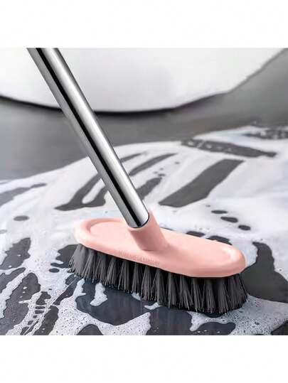 长柄马桶刷，浴室清洁的理想之选。其结实耐用的刷毛能有效去除顽固污渍。设计便捷，使用舒适，确保您的双手保持清洁。尤其适合深度清洁马桶。