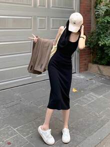 韩版温柔黑色吊带连衣裙，方领修身设计，甜美少女青春百搭春季连衣裙 - 黑色 - 查看 4