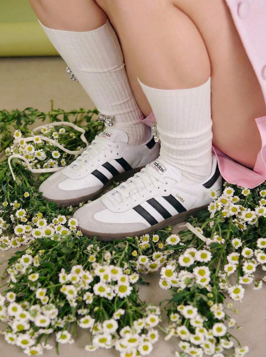 Adidas 阿迪达斯桑巴青少年室内足球鞋皮革鞋面防滑橡胶外底常规款耐用舒适安全系带健身房运动学校训练日常男孩女孩白色 IF1944 - 白色 - 查看 1