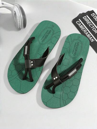 Nuevas sandalias de verano elegantes y verdes para hombres, con un diseño de tiras cruzadas personalizado, adecuadas para uso en exteriores y playa durante el verano