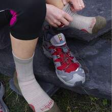 Bridgedale - HIKE Ultralight T2 Merino Performance Crew Socks For Women - 藍色 - 查看 3