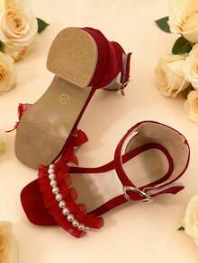 1双女童仿珍珠钩环搭扣露趾平底凉鞋，适合夏季海滩、度假、休闲、上学穿着。 - 紅色 - 查看 7