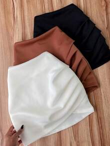 Elegant Women's Neoprene Short Skirt With Ruffles And Stapled Detail - Perfect Fit, Chic And Comfortable - 黑色 - 查看 3