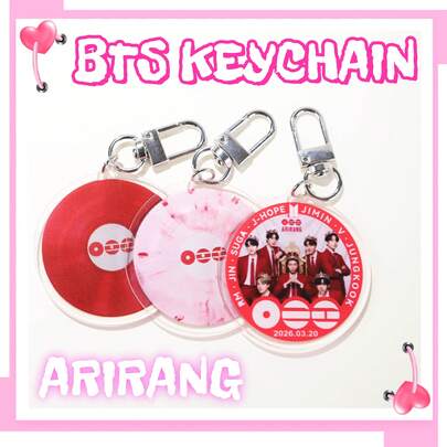 3款K-POP BT5 ARIRANG主题亚克力钥匙扣，设计精美，是收藏、送礼和日常搭配的完美之选。可选款式：粉白渐变色、团体照、经典红色专辑封面。