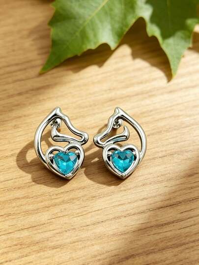 1 Đôi bông tai hình trái tim cáo rỗng bằng bạc đính đá pha lê xanh, kiểu dáng ngọt ngào và cá tính, đa năng, thích hợp làm quà tặng sinh nhật và ngày Valentine cho phái nữ.