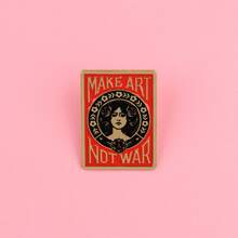 Ghim cài áo in hình hoa hồng hoạt hình cô gái, huy hiệu cài ve áo, phụ kiện quần áo, trang sức thời trang, quà tặng, với câu nói "Hãy làm nghệ thuật chứ đừng gây chiến". - Đỏ - Xem 1