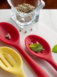 Bộ 2 thìa silicon, tích hợp thìa súp và thìa salad, dụng cụ nấu ăn chịu nhiệt trong nhà bếp. - Nhiều màu - Xem 6