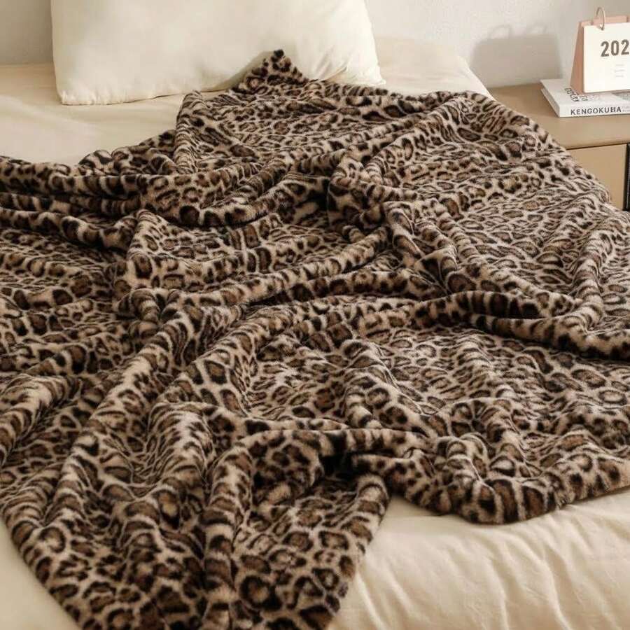 1pc Leopard Print Faux Fur Blanket, Cozy Double-Layer Plush Throw Blanket, Versatile For Home, Living Room, Bedroom, Sofa Decor, Great Gift For Family - Camel-colored Leopard Print - View 1