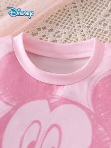 Bộ áo thun ngắn tay và quần short in hình chuột Mickey của Disney Baby dành cho bé gái, trang phục mùa hè dễ thương, quần short cạp chun màu trơn cho trẻ em đi nghỉ mát, trang phục ngoài trời. - Hồng - Xem 3
