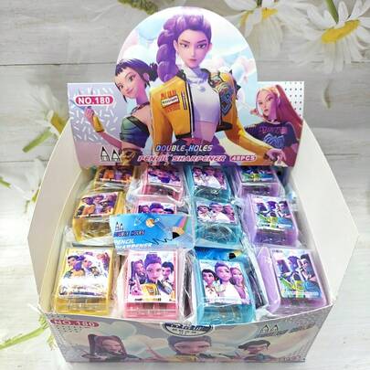 Hasbro Bộ văn phòng phẩm chủ đề săn phù thủy 48 món/gói, bao gồm gọt bút chì, hộp đựng bút chì, dao gọt bút chì, kiểu dáng ngẫu nhiên.