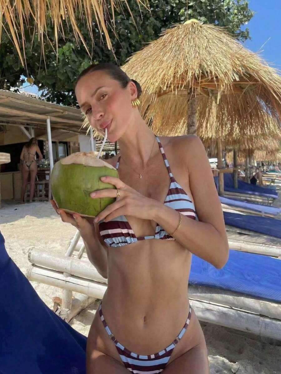 女士夏季度假泳装系列，条纹吊带三角比基尼两件套，性感修身女士泳衣，撞色条纹比基尼套装，沙滩度假时尚泳装套装 - 彩色 - 查看 1