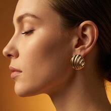 Pendientes elegantes, pendientes de aro dorados lindos, joyería de moda adecuada para el uso en verano, adecuada para el uso diario, vacaciones, playas, bodas, regalos para damas, estudiantes, ropa de oficina, regalos del Día de la Madre para mamá - pendientes con forma de concha - Ver 1