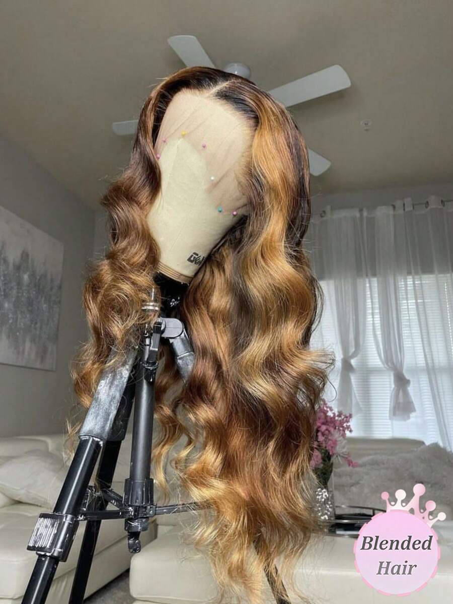 Perruque frontale en dentelle 13x4 Cheveux humains Vague corporelle Frontale en dentelle Nœuds blanchis Ligne de cheveux naturelle Perruques pré-épilées Densité 200 Frontale en dentelle HD Cheveux mélangés Surligné 4/27 Blond miel 5x5 Perruques sans colle à enfiler pour femmes 28 pouces
