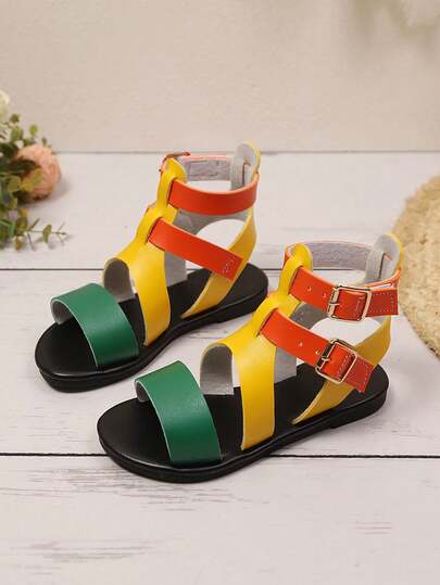 1 đôi sandal phối màu cỡ lớn cho bé gái, quai điều chỉnh được, mũi tròn, đế bằng, chống trơn trượt, nhẹ, thời trang và dễ thương, phù hợp cho bé gái từ 3-15 tuổi, dùng hàng ngày, dự tiệc, đi nghỉ mát, mặc thường ngày, mẫu mới năm 2026.