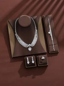Set 4 buah perhiasan mewah romantis berkilauan: Kalung, Anting, Gelang, dan Cincin, Cocok untuk Pernikahan, Acara Gala, Gaun Ringan, dan Pemakaian Sehari-hari. - Set kalung, cincin, anting, dan gelang. - View 2