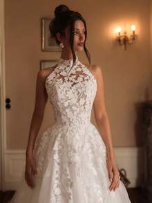 Enchanting Halter Neck 3D Floral Lace Tulle Ballgown Wedding Dress With Train, Wedding Dresses For Bride, Elegant And Comfortable, Includes Plus Sizes, Bridal Gown, Formal Dresses For Women, Suitable For Wedding, Party, Vacation, Bride, Formal Occasions, Dinner Dress, Prom Dress, After-Party Dress, Homecoming Dress, Cocktail Party, Birthday Party, Celebration, Gala, Festival, Ceremony - 白色 - 查看 3