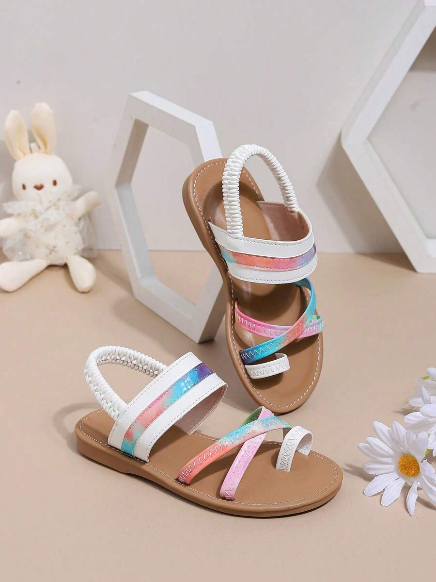 Những đôi sandal đế bằng dễ thương và ngọt ngào dành cho bé gái, thích hợp cho kỳ nghỉ hè. - Nhiều màu - Xem 1