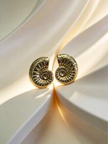 American Bohemian Vacation Style 3D Embossed Seashell Metal Earrings, Hypoallergenic Skin-Friendly Stainless Steel Base, Wear-Resistant And Scratch-Resistant, Suitable For Independence Day Beach Vacation, Outdoor Music Festival, Afternoon Tea, Daily Street Wear, Valentine's Day, Graduation Season Gift, Beach Travel Photography, Portrait Atmosphere Delicate Accessory, Back To School Season - Multicolor - View 6