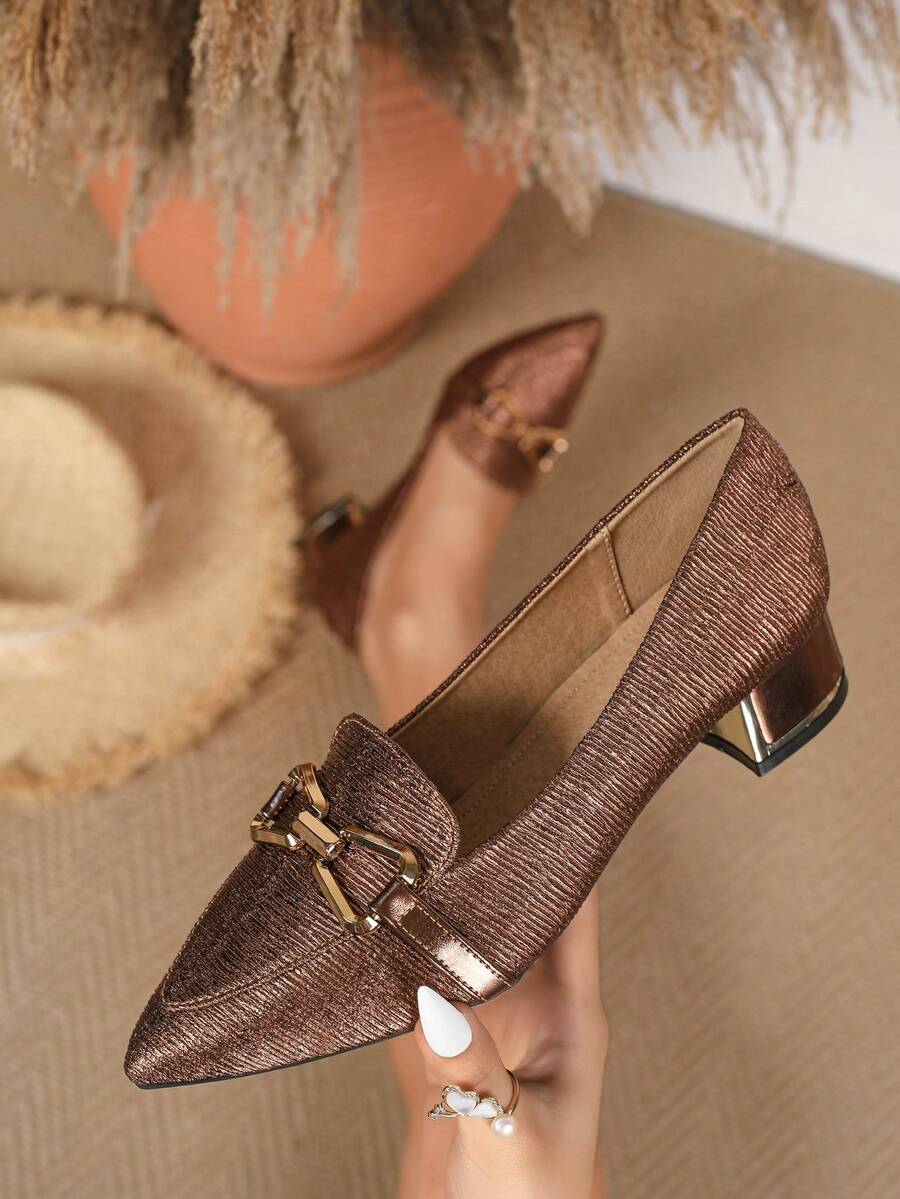 Sapatilhas Femininas de Bico Fino e Salto Grosso com Fivela de Metal, Novos Sapatos Lolita Versáteis e Confortáveis para Uso Externo, Saltos Altos Sexy com Fivela de Metal, Sapatos para Reuniões de Negócios Bronze, Design Fashionável Essencial para Mulheres Profissionais