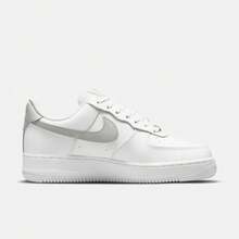 Nike 女款 WMNS AIR FORCE 1 07 ESS 休闲运动鞋，低帮 CZ0270-106 - 白色 - 查看 2