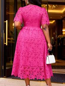 Plus Size Women Rose Lace Hollow Floral Elegant A-Line Maxi Dress, Suitable For Party And Wedding - 玫紅色 - 查看 2