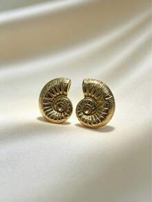 American Bohemian Vacation Style 3D Embossed Seashell Metal Earrings, Hypoallergenic Skin-Friendly Stainless Steel Base, Wear-Resistant And Scratch-Resistant, Suitable For Independence Day Beach Vacation, Outdoor Music Festival, Afternoon Tea, Daily Street Wear, Valentine's Day, Graduation Season Gift, Beach Travel Photography, Portrait Atmosphere Delicate Accessory, Back To School Season - Multicolor - View 3