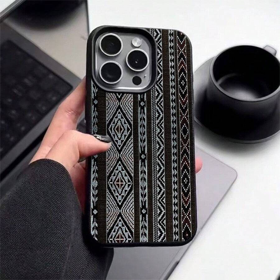 1pc TPU Material Retro Totem Pattern Phone Case, Fit For IPhone 17 Pro Max/17/16 Pro Max/15/13/12/11, S20 FE/A15/S24/A55, Note 11/Note 12/Note 13 Pro, Full Coverage Anti-Drop Soft Protective Cover - Black - View 1