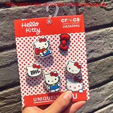 SANRIO Bộ 5 phụ kiện trang trí giày dép chủ đề mèo KT, được thiết kế dành cho guốc, bao gồm hình ảnh nhân vật mèo kinh điển và nơ đỏ đặc trưng, có thể kết hợp tự do cho trang phục hàng ngày, du lịch hoặc thường ngày, dễ dàng cá tính hóa giày và thêm phần thú vị thời trang. - 5 cái - Xem 6