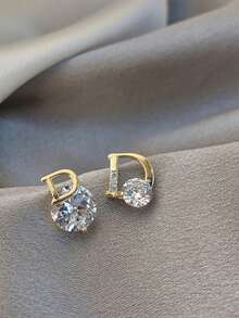 Pendientes con forma de letra D asimétrica minimalista, pendientes pequeños, pendientes de lujo de moda - pendientes de letras - Ver 1