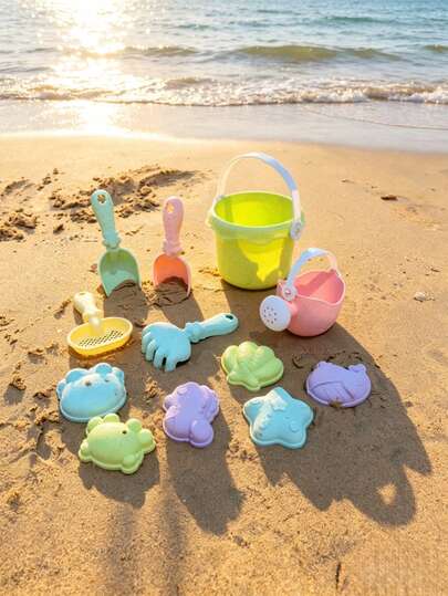 Set de 12 piezas de juguetes de playa, que incluye balde, rastrillo, pala, cuchara, moldes de animales, balde plegable, herramientas de juego de agua y arena de verano, interacción entre padres e hijos, regalo de cumpleaños/festividad para niños y niñas (colores de accesorios aleatorios)