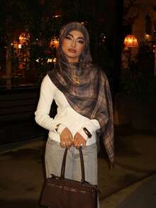 1pc Women's Casual Fashion Plaid Print Muslim Headscarf, Collegiate Style Scarf Shawl, Suitable For Abaya Daily Matching - Black and Brown Plaid - View 4