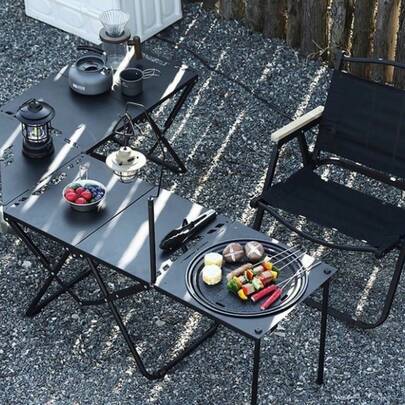 Bàn cắm trại bằng sắt gấp gọn, trọng lượng nhẹ, nhỏ gọn và dễ mang theo, lý tưởng cho cắm trại, bãi biển, tiệc nướng BBQ, dã ngoại và leo núi, món quà hoàn hảo cho các hoạt động ngoài trời.