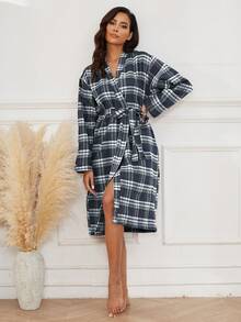 Khăn tắm nhẹ, thoáng khí, thích hợp mặc vào đầu xuân/hè, thiết kế tối giản, thanh lịch với họa tiết kẻ caro đen và xám dành cho nữ. - kẻ sọc đen và xám - Xem 1