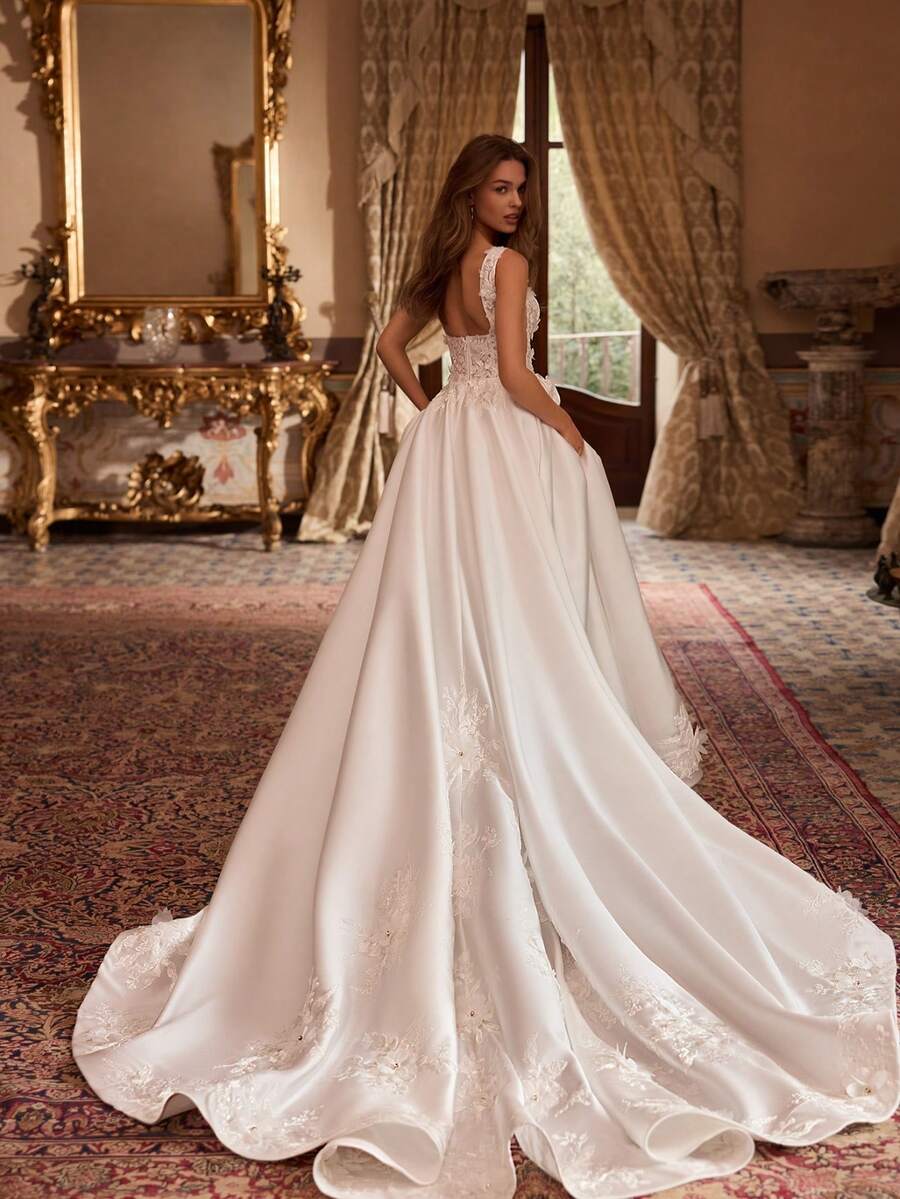 Vintage Square Neck Lace Bodice Satin Ball Gown Wedding Dress With Train, Wedding Dresses For Bride, Elegant And Comfortable, Includes Plus Sizes, Bridal Gown, Formal Dresses For Women, Suitable For Wedding, Party, Vacation, Bride, Formal Occasions, Dinner Dress, Prom Dress, After-Party Dress, Homecoming Dress, Cocktail Party, Birthday Party, Celebration, Gala, Festival, Ceremony - trắng - Xem 1