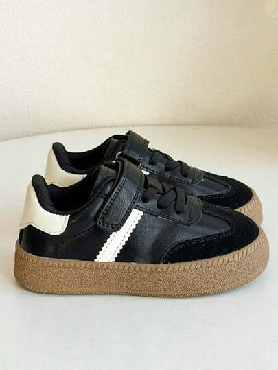 Tenis infantiles retro de entrenamiento con rayas de contraste para niño y niña, cierre adhesivo ajustable suela gruesa de goma material PU resistente antideslizante cómodos