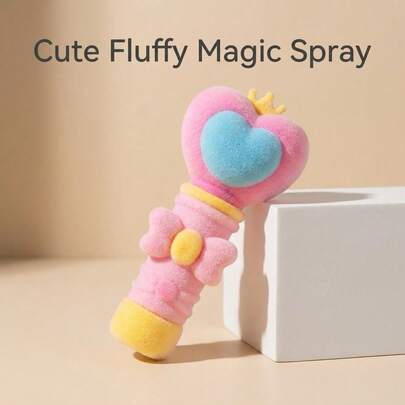 Đồ chơi hình công chúa, bình xịt ma thuật màu hồng dễ thương với trái tim xanh và vương miện vàng.