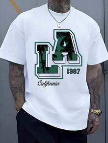 Letra LA con palmeras al atardecer evocando las playas de California y el espíritu libre de 1987 representando aventura y juventud eterna camiseta de hombre talla grande 100% algodón 220g - Blanco - Ver 1