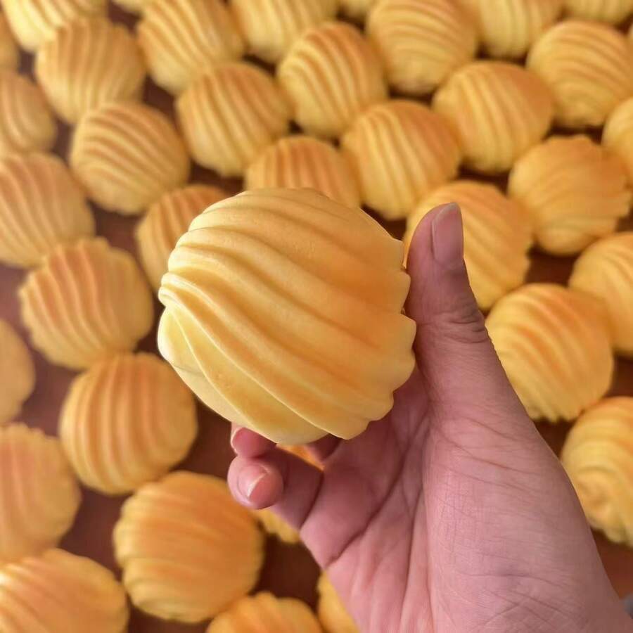 1个柔软逼真迷你面包卷，慢回弹，热门减压挤压玩具 - 彩色 - 查看 1