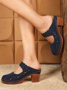 Retro-Style Openwork Chunky Heel Mules - Comfortable Slip-On Closed-Toe Chunky Heel Sandals For Women ✨ Retro Style Is Back! Exquisite Openwork Design, Breathable And Sophisticated. Chunky Heel + Platform Design Instantly Makes Legs Look Longer. Comfortable For Long Wear, Suitable For Daily Commutes/Dates. Mule Style, Super Convenient Slip-On, A Blessing For Lazy People! Multiple Colors Available: Classic Black, Soft Khaki, Retro Brown, Navy Blue, Covering Your Spring And Summer Outfits ✅ Versatile And Flattering ✅ High-Quality Feel ✅ Enhanced Comfort #Retrosandals #Mules #Chunkyheels #Springfashion #Womenssshoes #Everydayfashion - Màu xanh lam - Xem 3