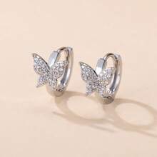 1 par de pendientes de aro con mariposa completamente pavimentados con circonita, de estilo romántico, elegante y dulce para niña, adecuados para uso diario, sesiones de fotos y como regalo - pendientes - Ver 8