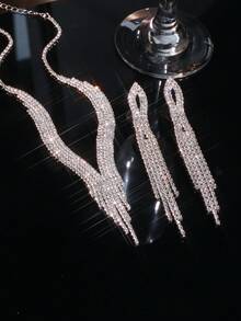 This Elegant 2 Pieces Women's Jewelry Set Features A V-Shaped Design And Includes A Sparkling White Rhinestone Tassel Necklace And Earrings. It Is Perfect As A Jewelry Gift For Banquets, Parties, Weddings, And Other Occasions, And Is Also An Ideal Accessory For Valentine's Day. - Silver - View 2