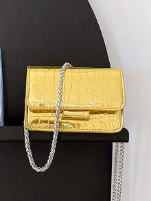 Mini Flap Square Bag Funky Crocodile Embossed Chain PU A New Fashionable Mini Square Bag For Fall And Winter Season, Hardware Bow Decoration, Flap Opening, Metal Double Chain, Small Capacity Lightweight Minimalist Crossbody Bag. Suitable For Women's Daily Life Leisure And Student Use Coin Purse Metallic Mini Crossbody Purse, Evening Clutch Bag With Removable Chain Strap, Small Purse For Women, Not For Phones Silver Mini Crossbody Bag For Women, PU Leather Small Evening Purse, Dressy Clutch Handbag For Nightclub Parties Cyber Monday Holiday Gift Velvet Party New Year Birthday Gifts For Girlfriend, Mother, Wife, And Friends - 金色 - 查看 9